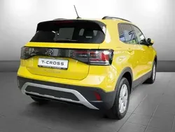 Grape yellow Gebraucht 2024 VW T-Cross Life SUV | 21.390 € (Fairer Preis)