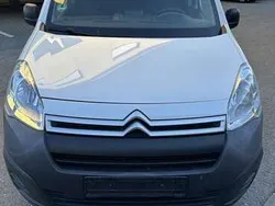 Weiß Gebraucht 2016 Citroën Berlingo Van / Kleinbus | 8.299 € (Guter Preis)