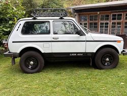 Schwarz Gebraucht 2013 Lada niva SUV | 9.500 € (Teuer)