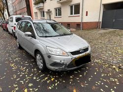 Silber Gebraucht 2011 Ford Focus Kombi | 1.900 € (Etwas zu teuer)