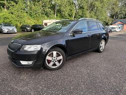Schwarz Gebraucht 2015 Skoda Octavia Elegance Kombi | 4.500 € (Fairer Preis)