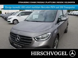 Chromitgrau metallic Gebraucht 2023 Mercedes T180 Style Van / Kleinbus | 25.900 € (Fairer Preis)