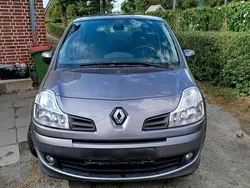 Grau Gebraucht 2010 Renault Modus Dynamique Van / Kleinbus | 2.500 € (Fairer Preis)