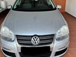 Silber Gebraucht 2009 VW Golf VI Kleinwagen | 3.250 €
