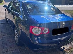 Blau Gebraucht 2006 VW Jetta Limousine | 2.200 €
