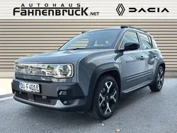Grau Gebraucht 2025 Renault 4 E-Tech Komfort SUV | 34.145 € (Guter Preis)