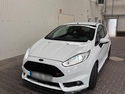 Weiß Gebraucht 2013 Ford Fiesta ST Kleinwagen | 6.700 € (Fairer Preis)