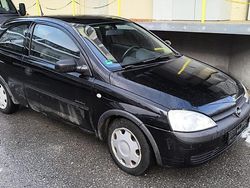 Schwarz Gebraucht 2001 Opel Corsa Kleinwagen | 900 € (Fairer Preis)