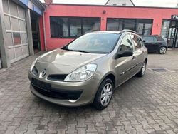 Gold Gebraucht 2009 Renault Clio GrandTour Authentique Kombi | 1.950 € (Etwas zu teuer)