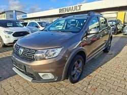 Nerzbraun Gebraucht 2017 Dacia Sandero Celebration Limousine | 8.790 € (Fairer Preis)