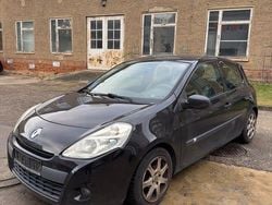 Schwarz Gebraucht 2009 Renault Clio II Limousine | 1.200 € (Superpreis)