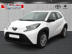 Weiß Gebraucht 2024 Toyota Aygo Business Edition Kleinwagen | 14.990 € (Guter Preis)