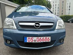 Grau Gebraucht 2008 Opel Meriva Van / Kleinbus | 3.190 € (Fairer Preis)