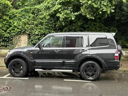 Schwarz Gebraucht 2000 Mitsubishi Pajero SUV | 17.000 €