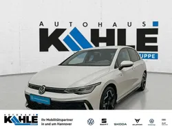 Pure white Gebraucht 2024 VW Golf VIII R-line Limousine | 31.490 € (Fairer Preis)