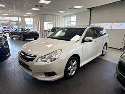Weiß Gebraucht 2011 Subaru Legacy Comfort Kombi | 7.999 € (Teuer)