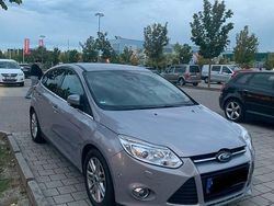 Grau Gebraucht 2011 Ford Focus Titanium Limousine | 8.250 € (Etwas zu teuer)