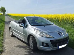 Grau Gebraucht 2011 Peugeot 207 CC Premium Cabrio | 5.000 € (Fairer Preis)