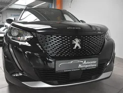 Schwarz Gebraucht 2023 Peugeot 2008 Allure SUV | 18.280 € (Fairer Preis)