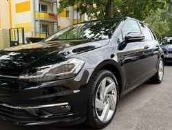 Schwarz Gebraucht 2019 VW Golf VII Highline Limousine | 16.000 € (Guter Preis)