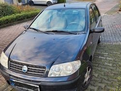 Schwarz Gebraucht 2005 Fiat Punto Limousine | 750 € (Guter Preis)