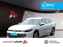Weiß Gebraucht 2024 VW Passat Business Kombi | 30.950 €