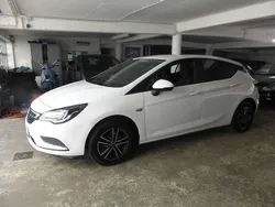 Schneeweiss/olympic/ Gebraucht 2016 Opel Astra Selection Limousine | 8.250 € (Guter Preis)