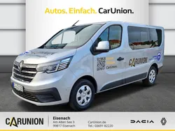 Highlandgrau metallic Gebraucht 2023 Renault Trafic Life Van | 39.980 € (Teuer)