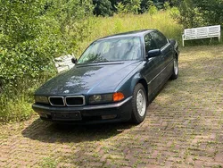 Blau Gebraucht 1994 BMW 740 Limousine | 9.900 €