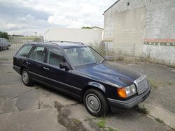 Blau Gebraucht 1988 Mercedes E230 Kombi | 3.900 €