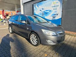 Grau Gebraucht 2012 Opel Astra Kombi | 1.999 € (Guter Preis)