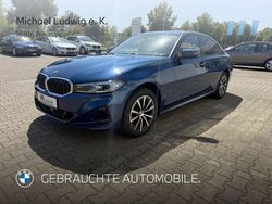 Phytonicblau Gebraucht 2022 BMW 318 Limousine | 31.800 € (Fairer Preis)