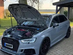 Grau Gebraucht 2017 Audi RS3 Sportback Competition Kleinwagen | 36.500 € (Fairer Preis)
