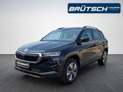 Schwarzmagic perleffekt metallic Gebraucht 2024 Skoda Karoq Selection SUV | 32.480 € (Fairer Preis)