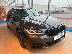 Grau Gebraucht 2023 BMW 530 M Sport Kombi | 48.970 € (Teuer)