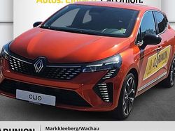 Valenciaorange metallic Gebraucht 2025 Renault Clio V Techno Limousine | 20.995 € (Teuer)