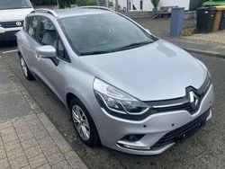 Platingrau (metallic) Gebraucht 2020 Renault Clio GrandTour Bose Edition Kombi | 12.500 € (Etwas zu teuer)