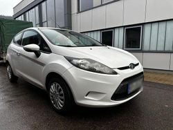 Weiß Gebraucht 2010 Ford Fiesta Limousine | 3.400 € (Fairer Preis)