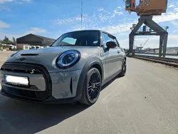 Grau Gebraucht 2022 Mini Cooper SE Classic Kleinwagen | 19.999 € (Fairer Preis)