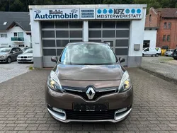 Braun Gebraucht 2013 Renault Scénic III Initiale Paris Van / Kleinbus | 3.999 € (Superpreis)