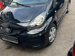 Schwarz Gebraucht 2010 Toyota Aygo Cool Kleinwagen | 1.300 € (Fairer Preis)