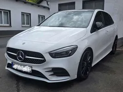 Weiß Gebraucht 2019 Mercedes B250 AMG line Van / Kleinbus | 24.900 € (Superpreis)