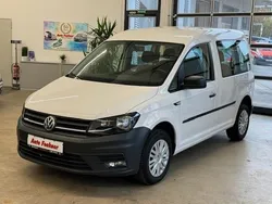 Candyweiß Gebraucht 2018 VW Caddy Conceptline Van / Kleinbus | 10.900 € (Fairer Preis)
