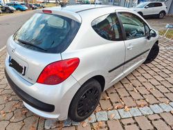 Silber Gebraucht 2009 Peugeot 207 Filou Limousine | 2.650 € (Fairer Preis)