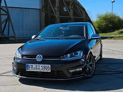 Schwarz Gebraucht 2016 VW Golf VII R-line Limousine | 12.000 €