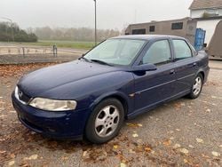 Blau Gebraucht 1999 Opel Vectra Limousine | 750 € (Guter Preis)