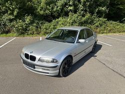 Silber Gebraucht 2001 BMW 320 Limousine | 3.490 € (Fairer Preis)