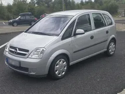 Silber Gebraucht 2004 Opel Meriva Van / Kleinbus | 750 € (Superpreis)