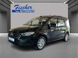 Schwarz Gebraucht 2022 Mercedes T180 Van / Kleinbus | 24.990 € (Guter Preis)