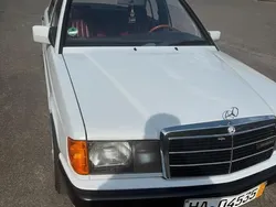 Weiß Gebraucht 1989 Mercedes 190 Limousine | 6.450 €